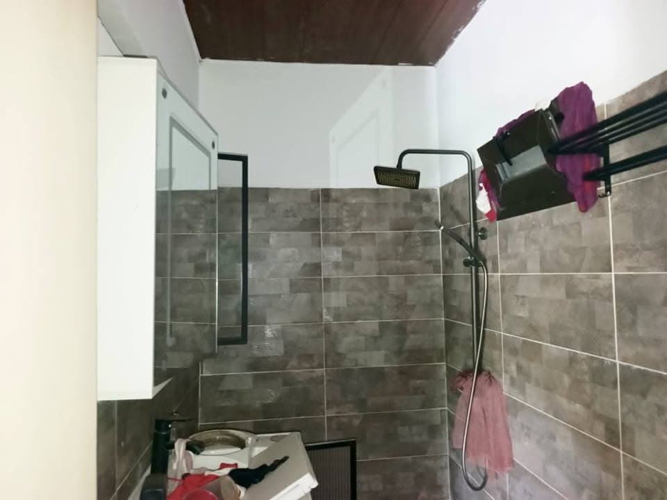 Villa Basse de 4 Pièces avec Piscine