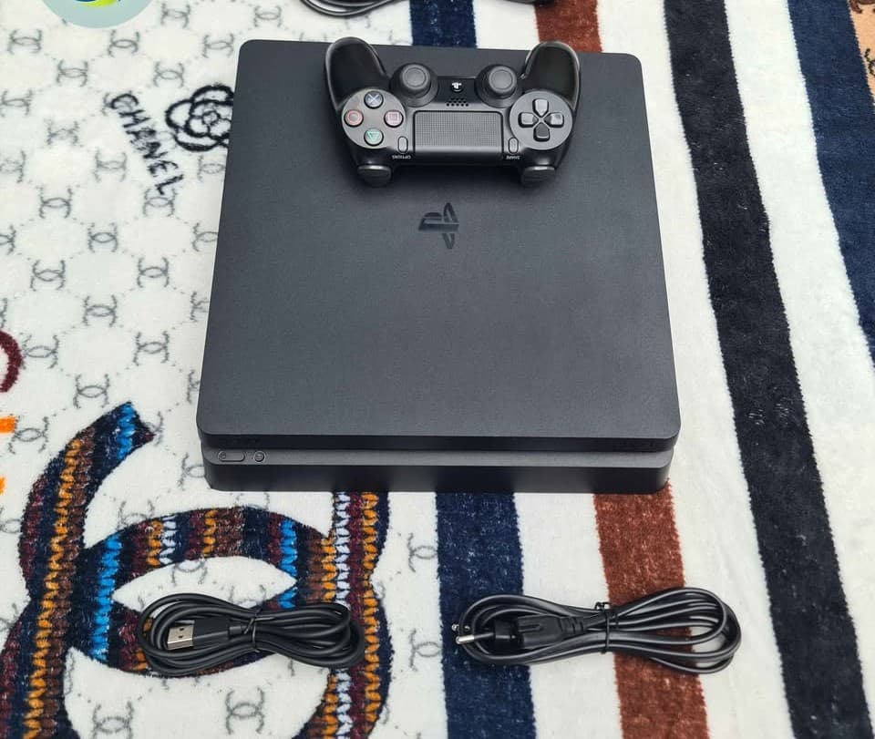 PS4 Slim (Non craquée)