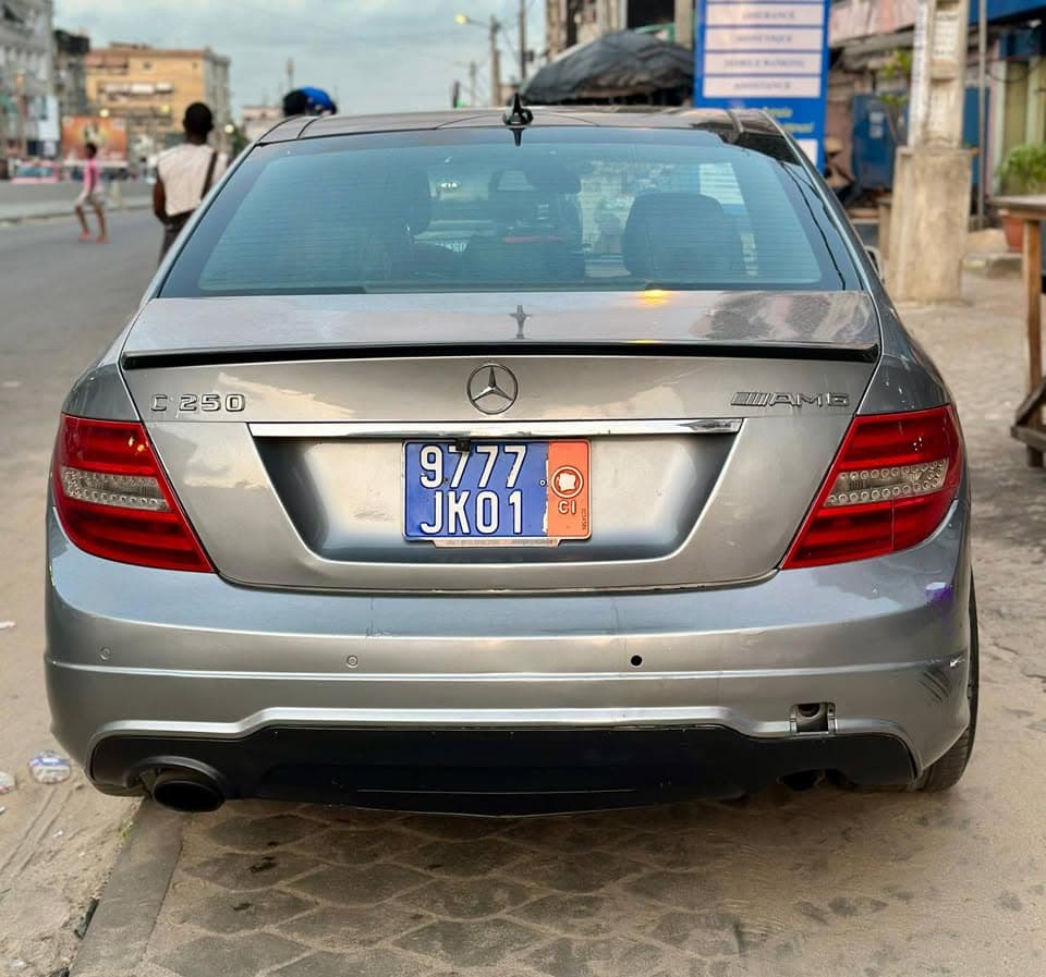 Mercedes-Benz Classe C250 (Full Options)