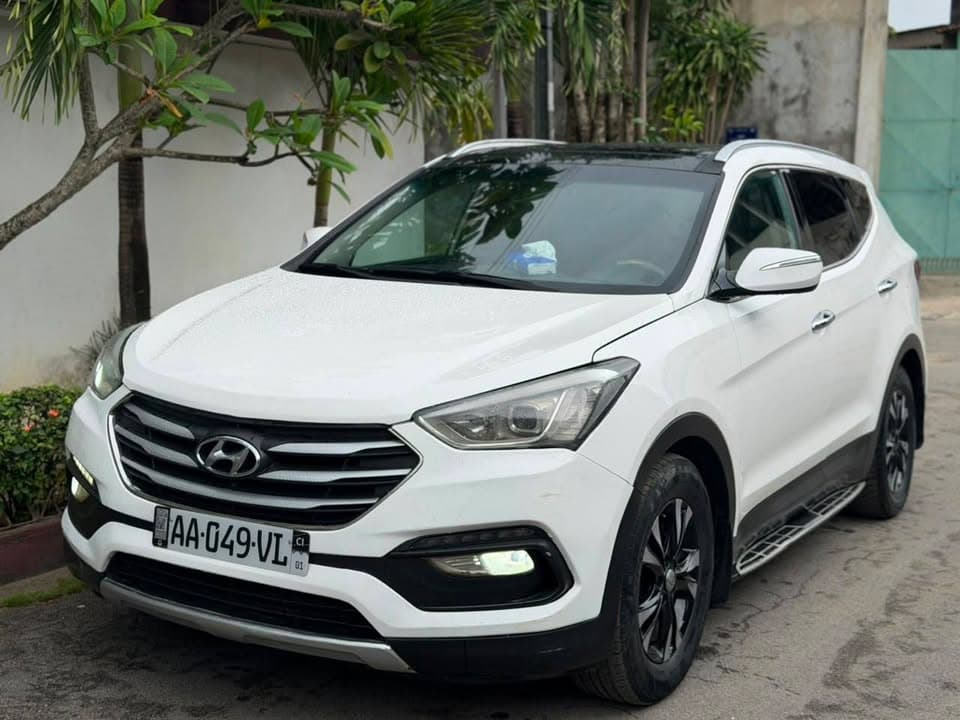 Hyundai Santa Fe Sport 2017 (AWD) – Full Options