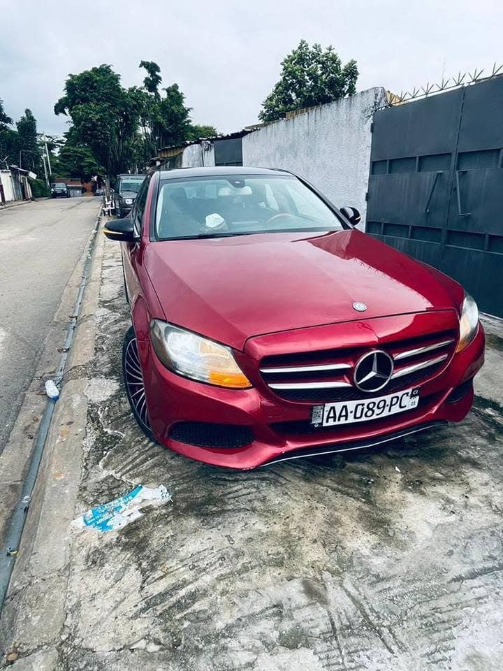 Mercedes C300 2016 Automatique - Essence - Bon État