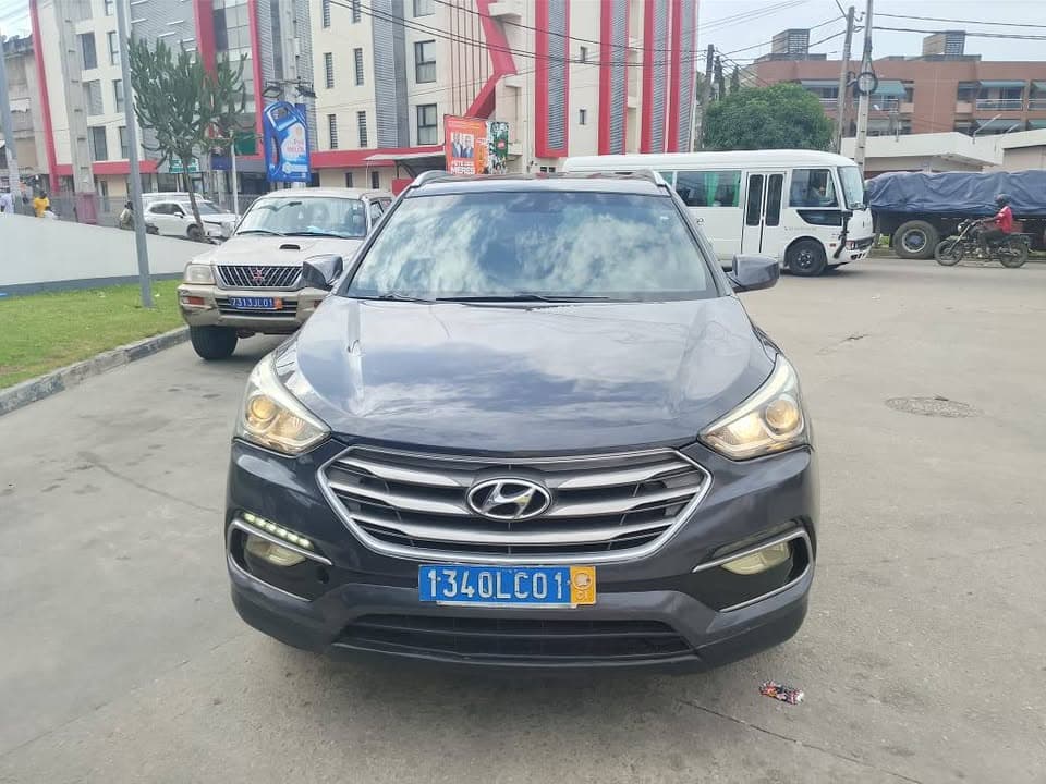 Hyundai Santa Fe 2017 - Boîte Auto, Essence, Full Option