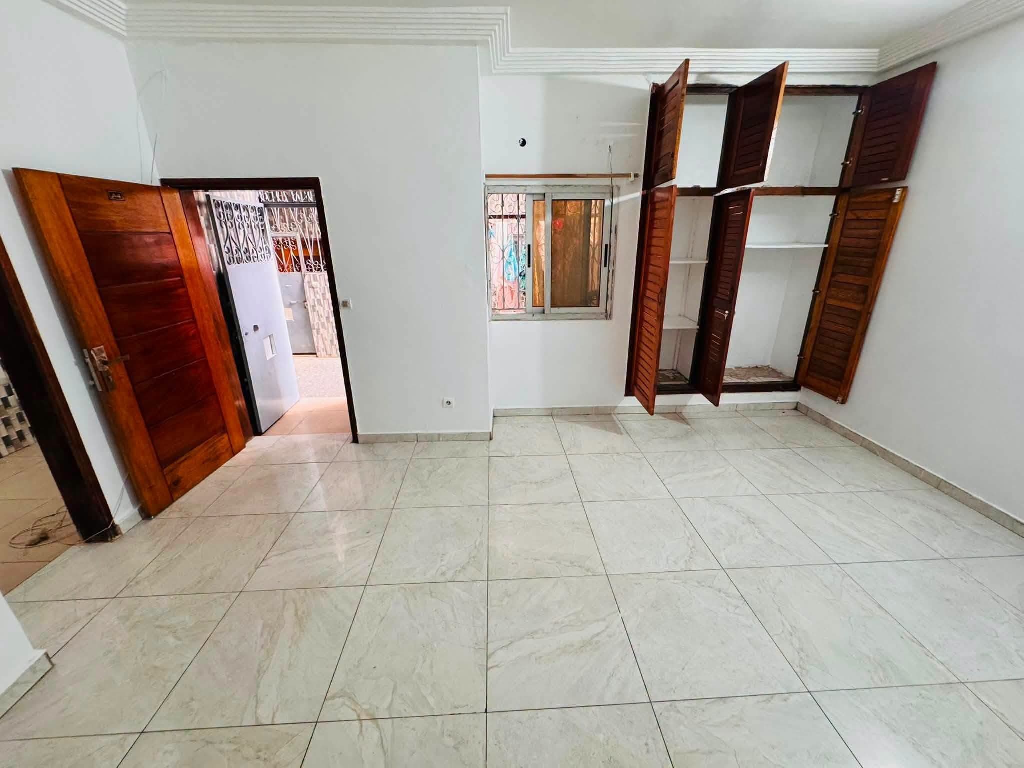 Studio RDC Riviera Faya - Quartier Sécurisé & Accessible