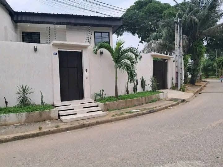 Villa duplex haut standing 5 pièces - Cocody 2 Plateaux Macassi