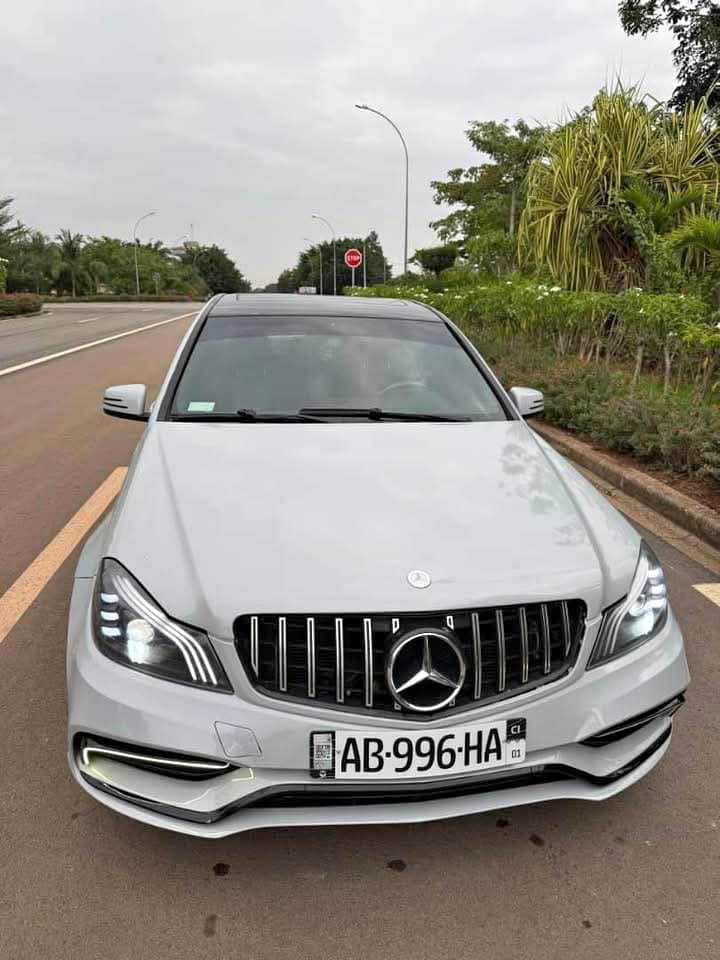 Mercedes-Benz C300 Automatique - Berline Allemande de Prestige