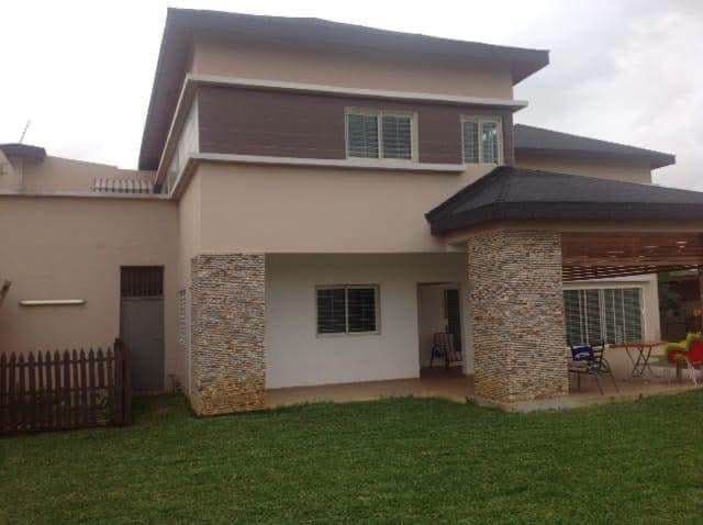Villa Duplex 9 Pièces avec Piscine - Cocody Riviera 4